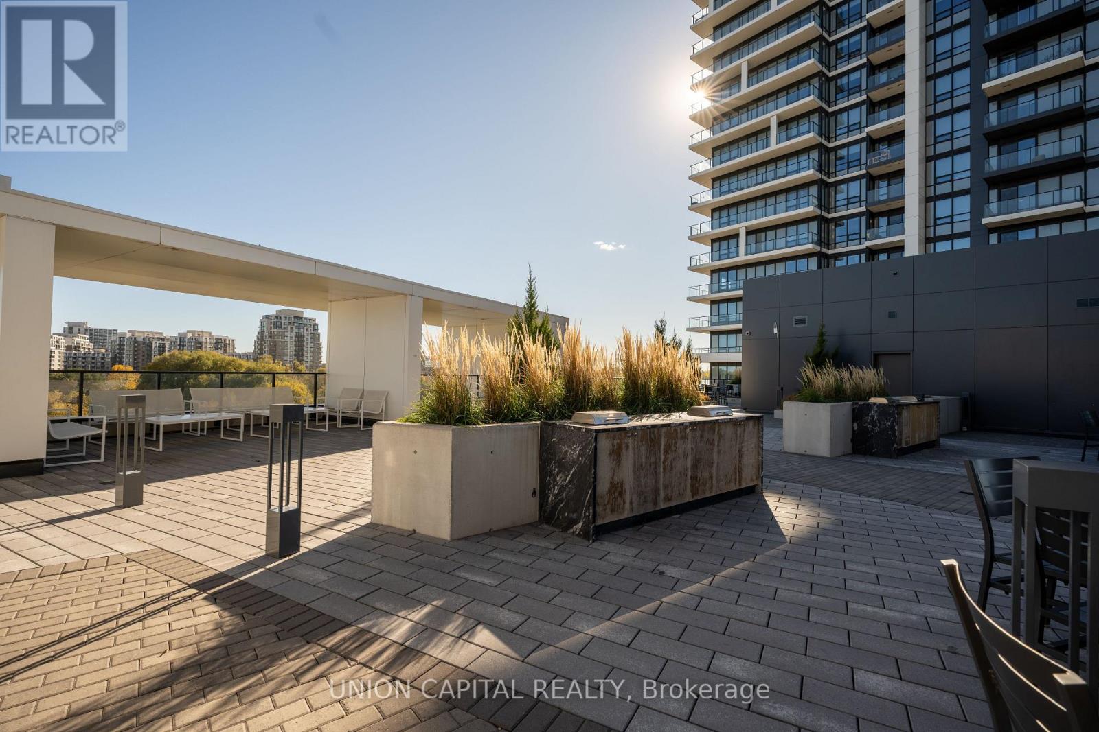 509 - 38 Water Walk Drive, Markham, Ontario  L3R 6M8 - Photo 5 - N12471590