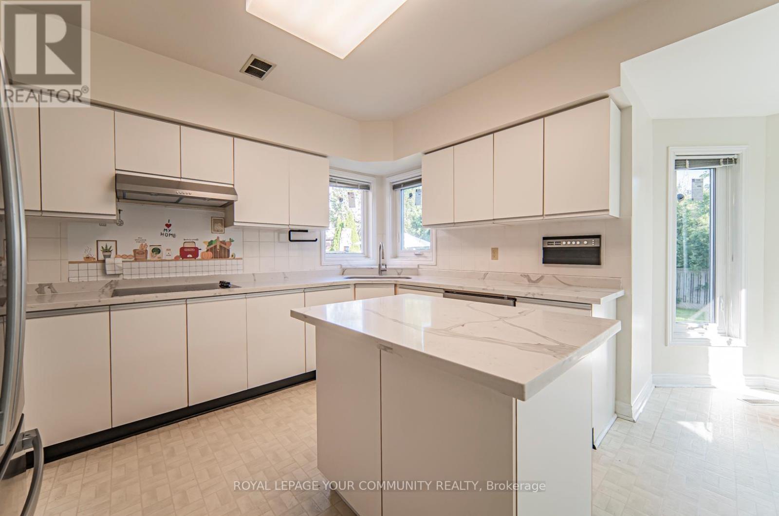 147 John Button Boulevard, Markham, Ontario  L3R 9G2 - Photo 6 - N12471597