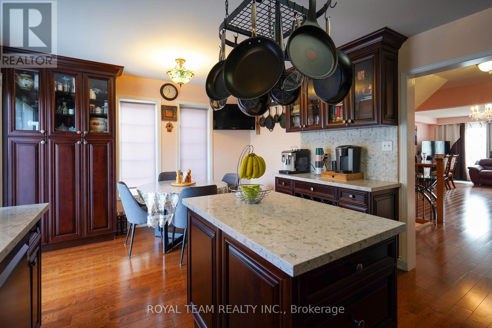 76 Sassafras Circle, Vaughan, Ontario  L4J 8M9 - Photo 11 - N12471599