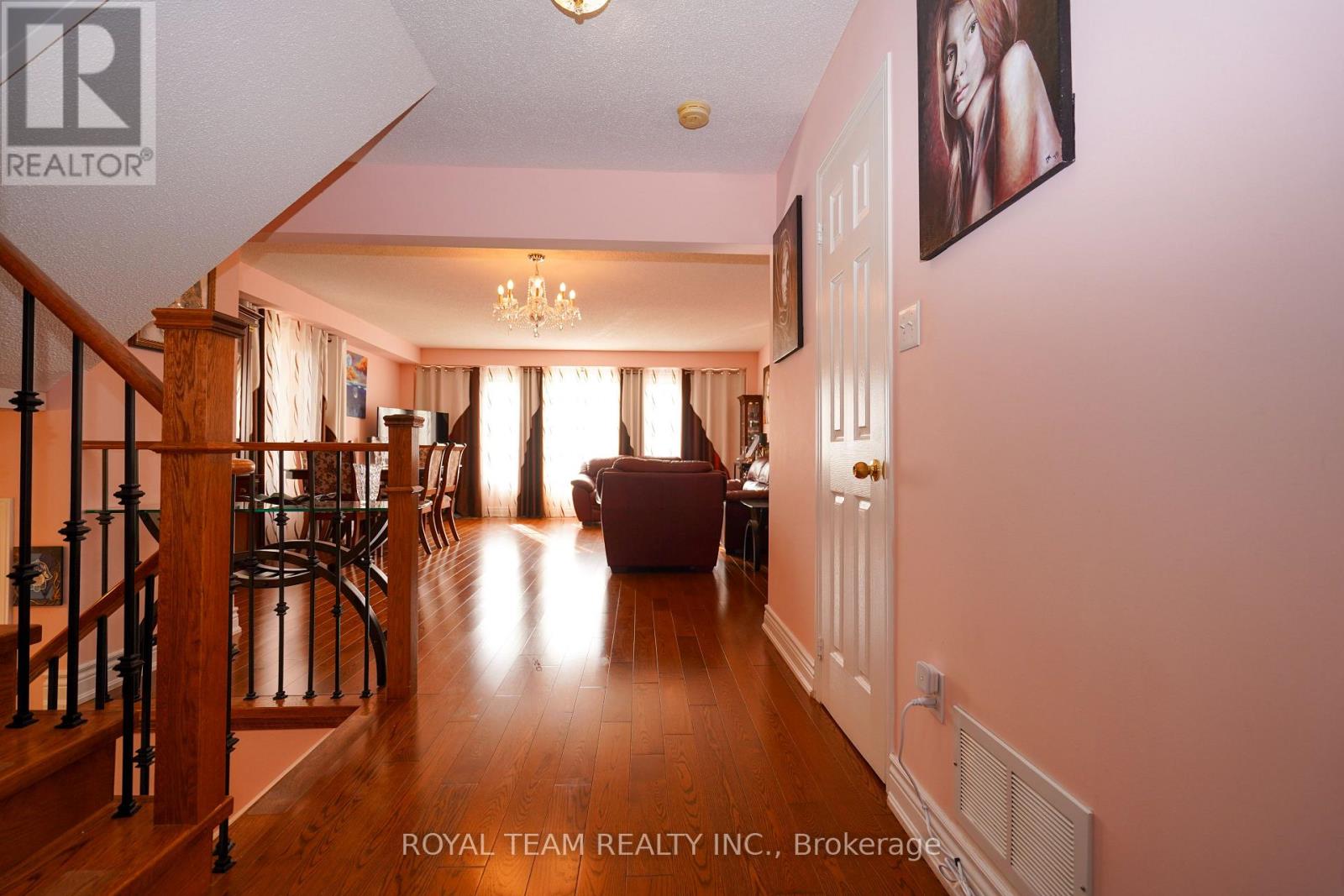 76 Sassafras Circle, Vaughan, Ontario  L4J 8M9 - Photo 4 - N12471599