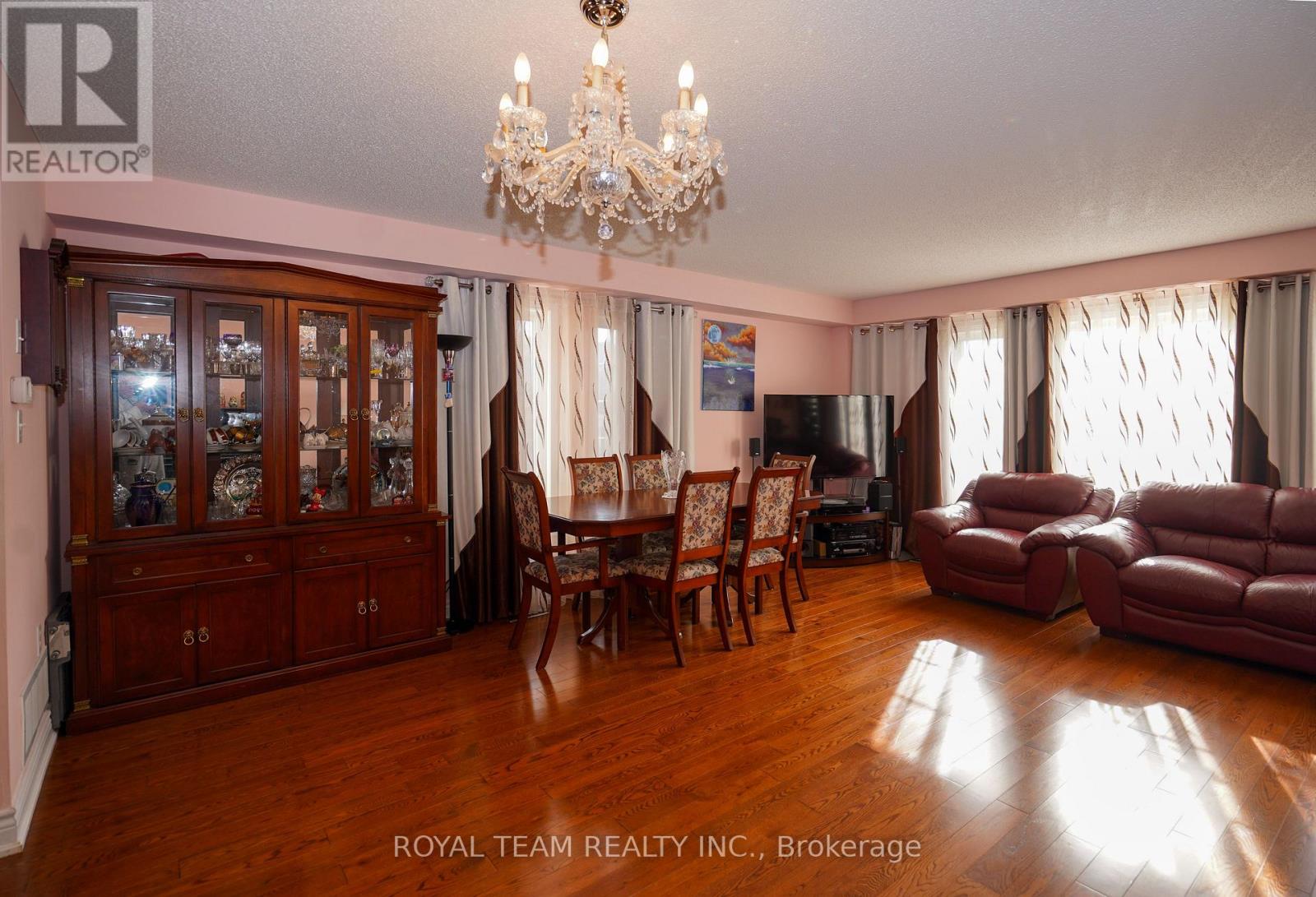 76 Sassafras Circle, Vaughan, Ontario  L4J 8M9 - Photo 7 - N12471599