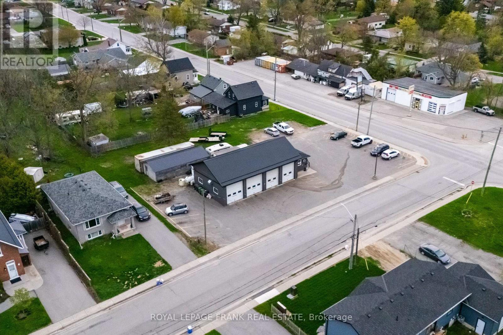 118 Queen Street N, Kawartha Lakes, Ontario  K9V 1G9 - Photo 3 - X12468981