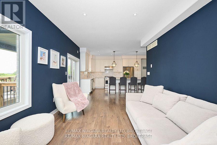 5703 Osprey Avenue, Niagara Falls (Forestview), Ontario  L2H 0M2 - Photo 13 - X12471618