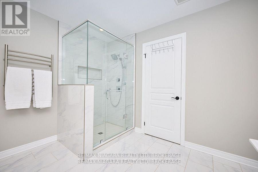 5703 Osprey Avenue, Niagara Falls (Forestview), Ontario  L2H 0M2 - Photo 23 - X12471618