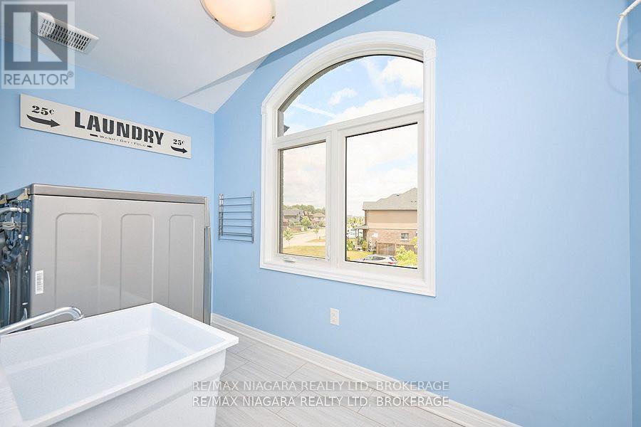 5703 Osprey Avenue, Niagara Falls (Forestview), Ontario  L2H 0M2 - Photo 25 - X12471618