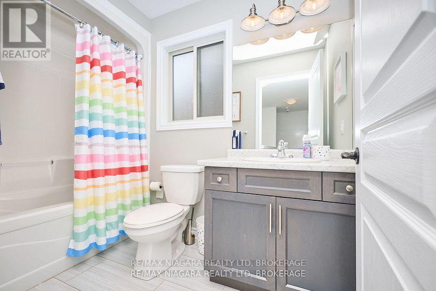 5703 Osprey Avenue, Niagara Falls (Forestview), Ontario  L2H 0M2 - Photo 32 - X12471618