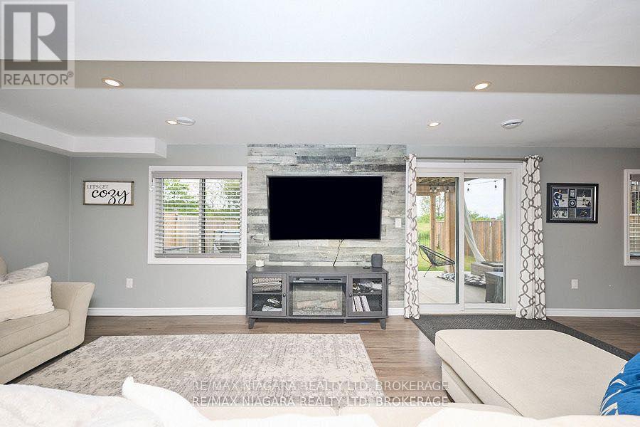 5703 Osprey Avenue, Niagara Falls (Forestview), Ontario  L2H 0M2 - Photo 36 - X12471618