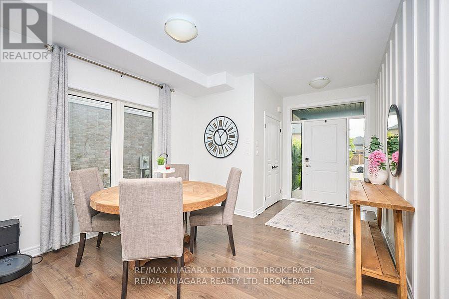 5703 Osprey Avenue, Niagara Falls (Forestview), Ontario  L2H 0M2 - Photo 6 - X12471618