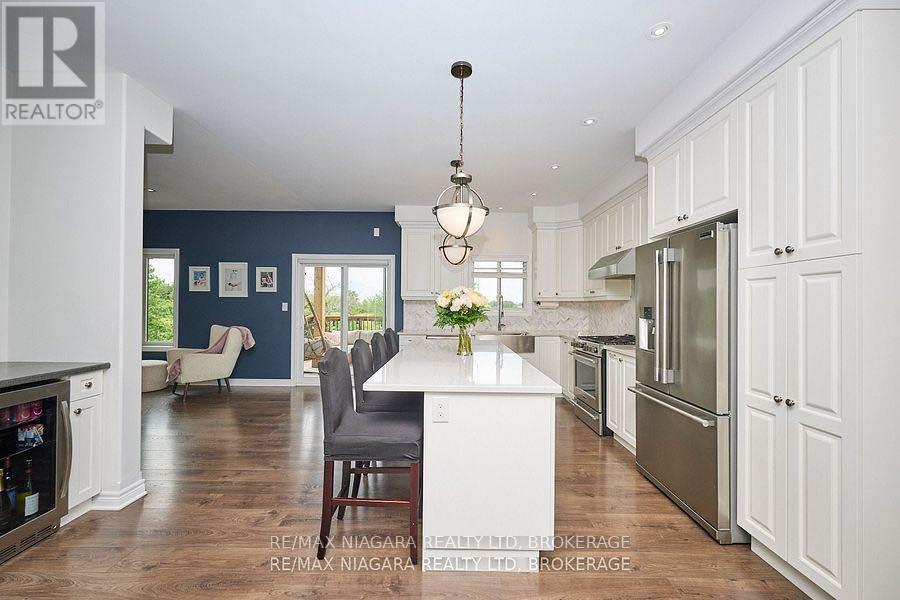 5703 Osprey Avenue, Niagara Falls (Forestview), Ontario  L2H 0M2 - Photo 7 - X12471618