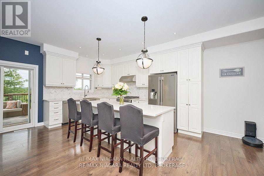 5703 Osprey Avenue, Niagara Falls (Forestview), Ontario  L2H 0M2 - Photo 9 - X12471618