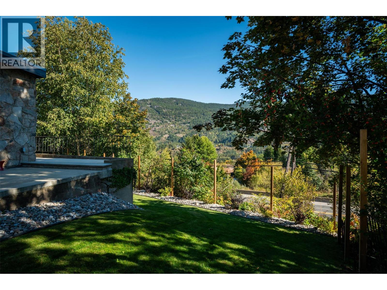3429 8th Avenue, Castlegar, British Columbia  V1N 4L1 - Photo 71 - 10366107