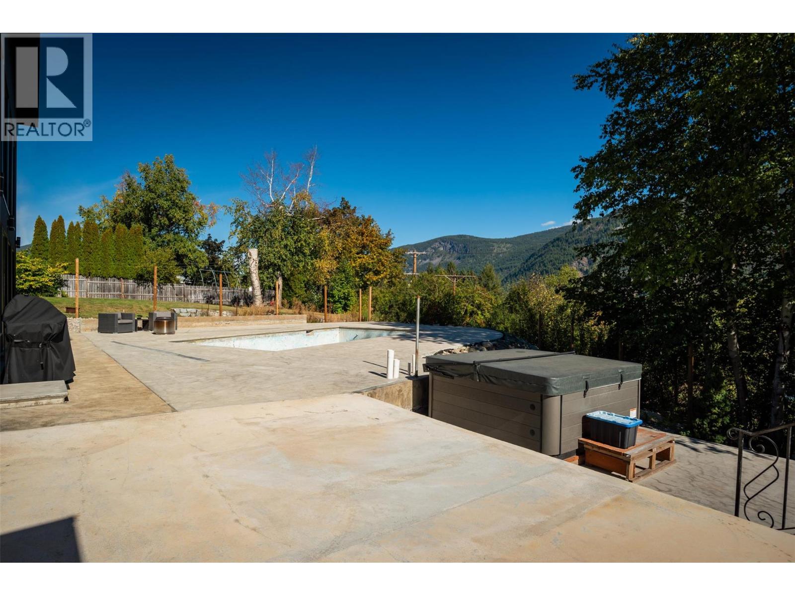 3429 8th Avenue, Castlegar, British Columbia  V1N 4L1 - Photo 75 - 10366107