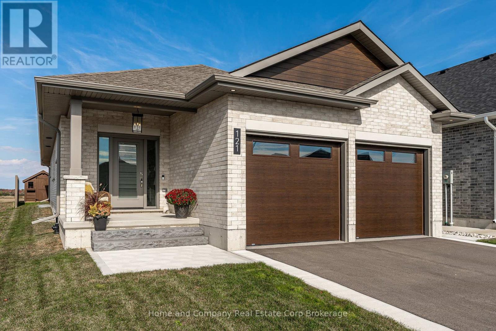 121 Glass Street, St. Marys, Ontario  N4X 0C1 - Photo 1 - X12471632
