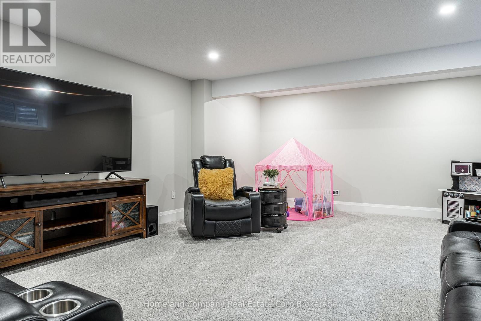 121 Glass Street, St. Marys, Ontario  N4X 0C1 - Photo 33 - X12471632