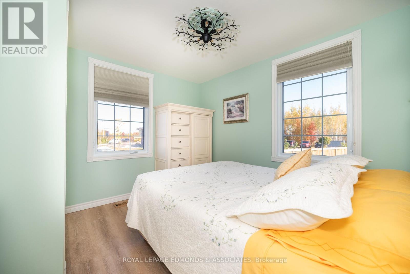 1315 Blakely Crescent W, Pembroke, Ontario  K8A 6Z9 - Photo 18 - X12230355