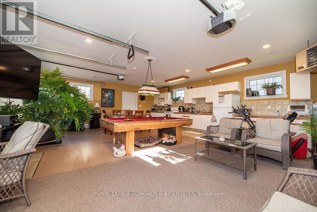 1315 Blakely Crescent W, Pembroke, Ontario  K8A 6Z9 - Photo 30 - X12230355