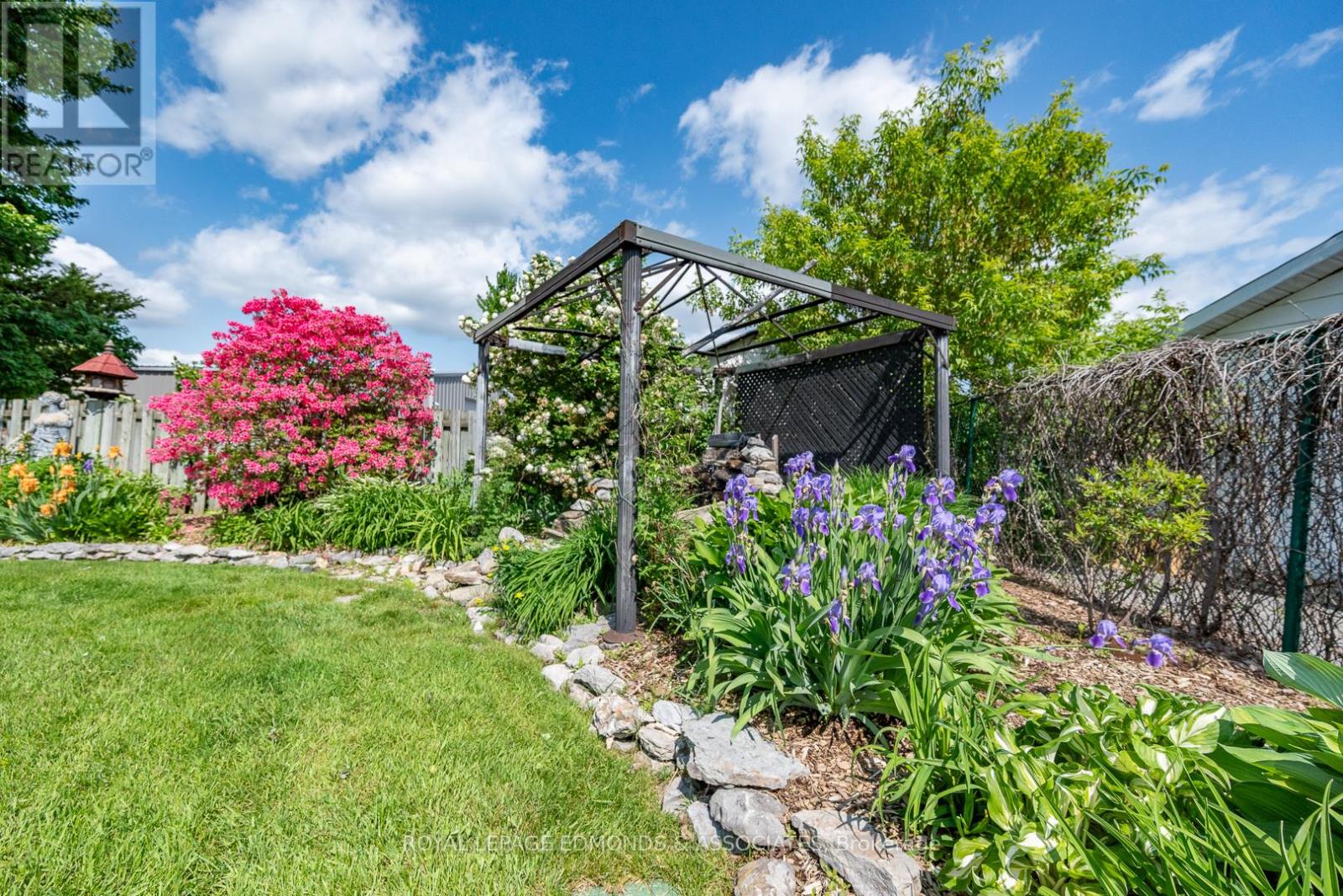 1315 Blakely Crescent W, Pembroke, Ontario  K8A 6Z9 - Photo 41 - X12230355