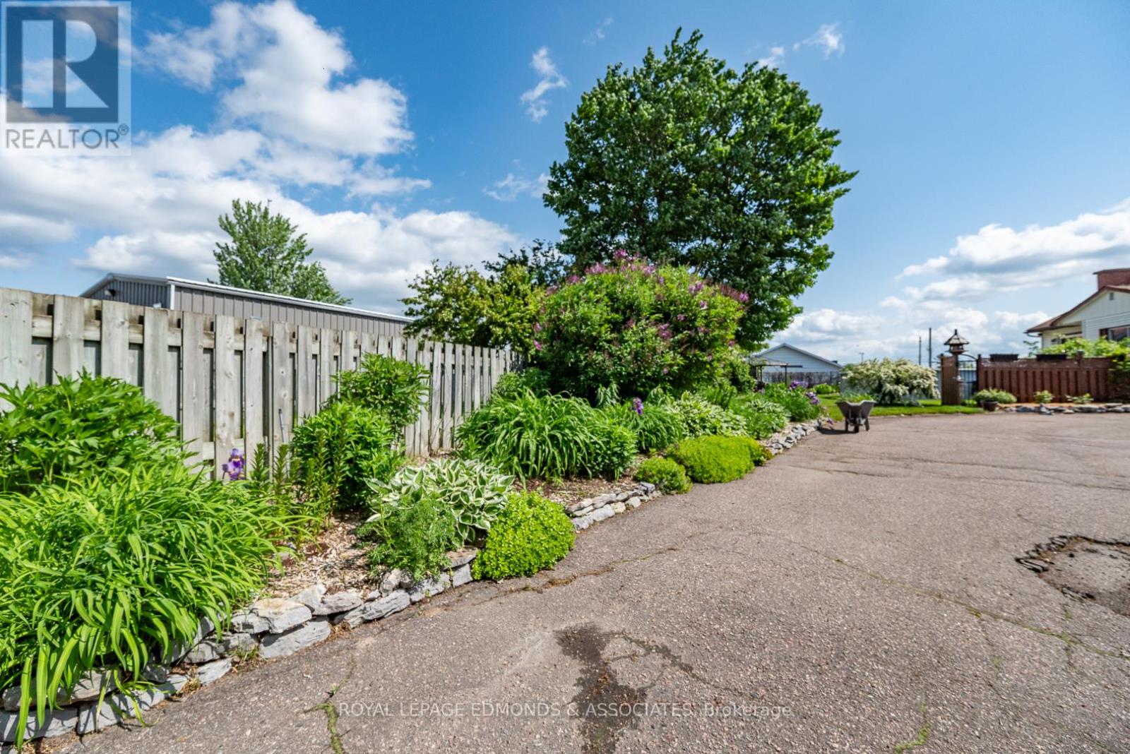 1315 Blakely Crescent W, Pembroke, Ontario  K8A 6Z9 - Photo 45 - X12230355