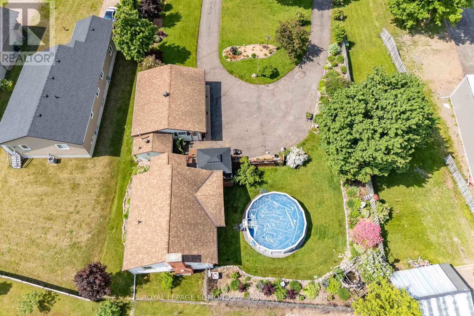 1315 Blakely Crescent W, Pembroke, Ontario  K8A 6Z9 - Photo 48 - X12230355