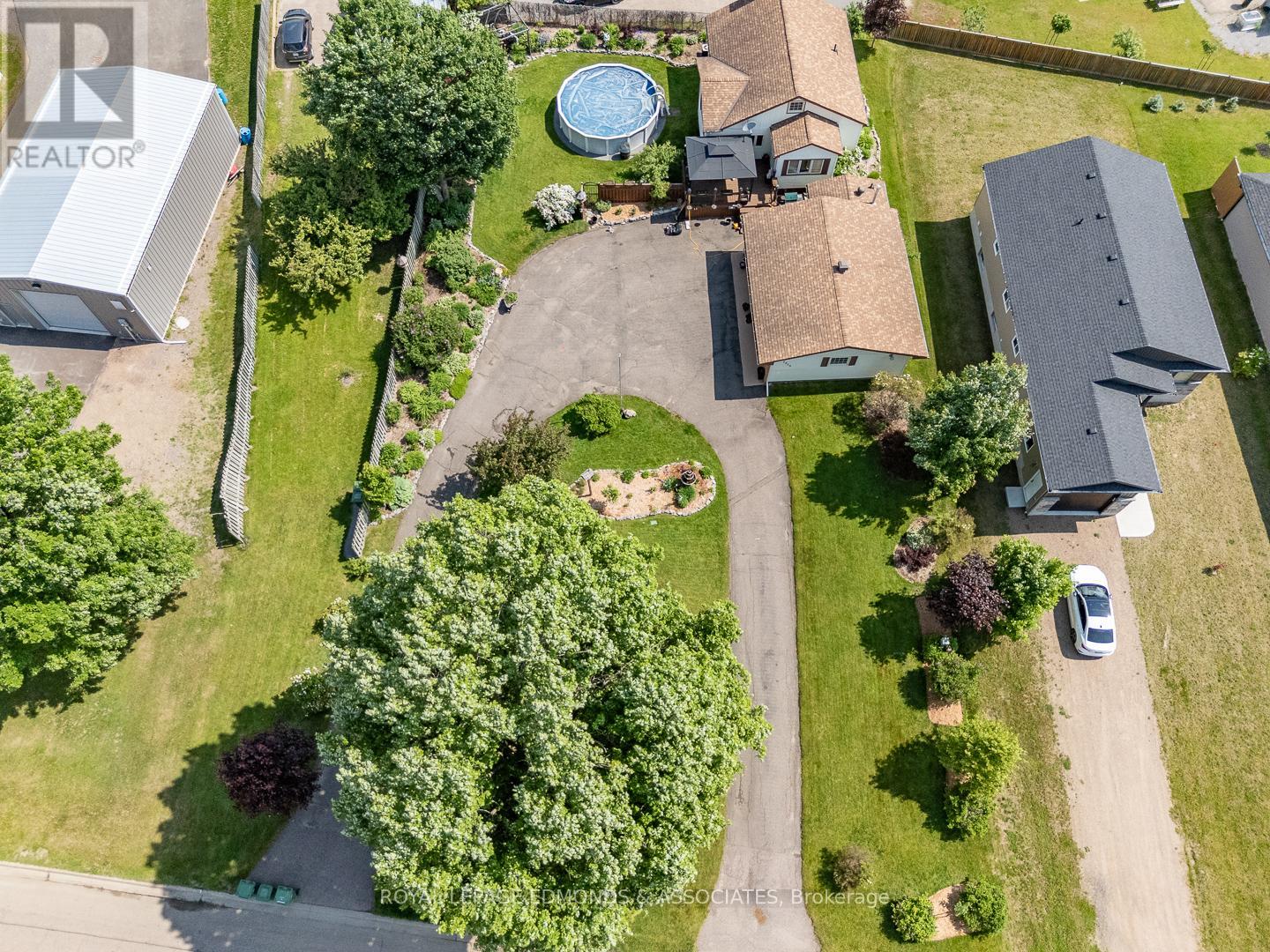 1315 Blakely Crescent W, Pembroke, Ontario  K8A 6Z9 - Photo 46 - X12230355