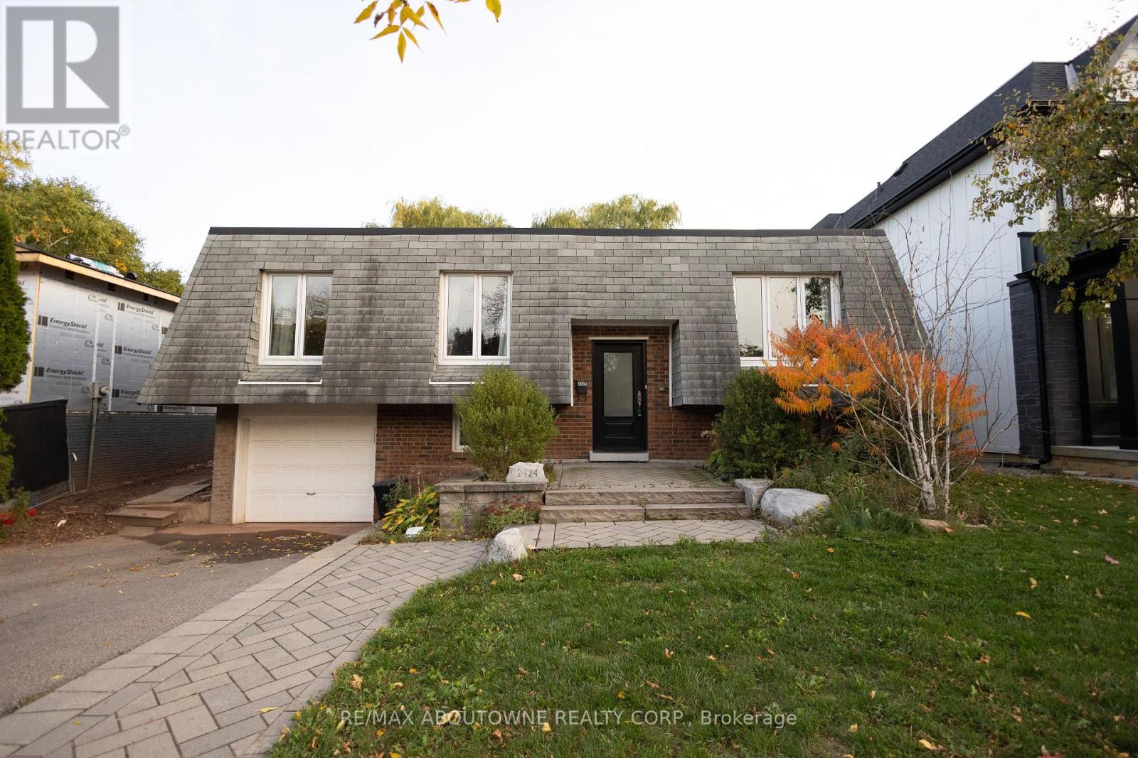 2424 YOLANDA DRIVE, Oakville, Ontario