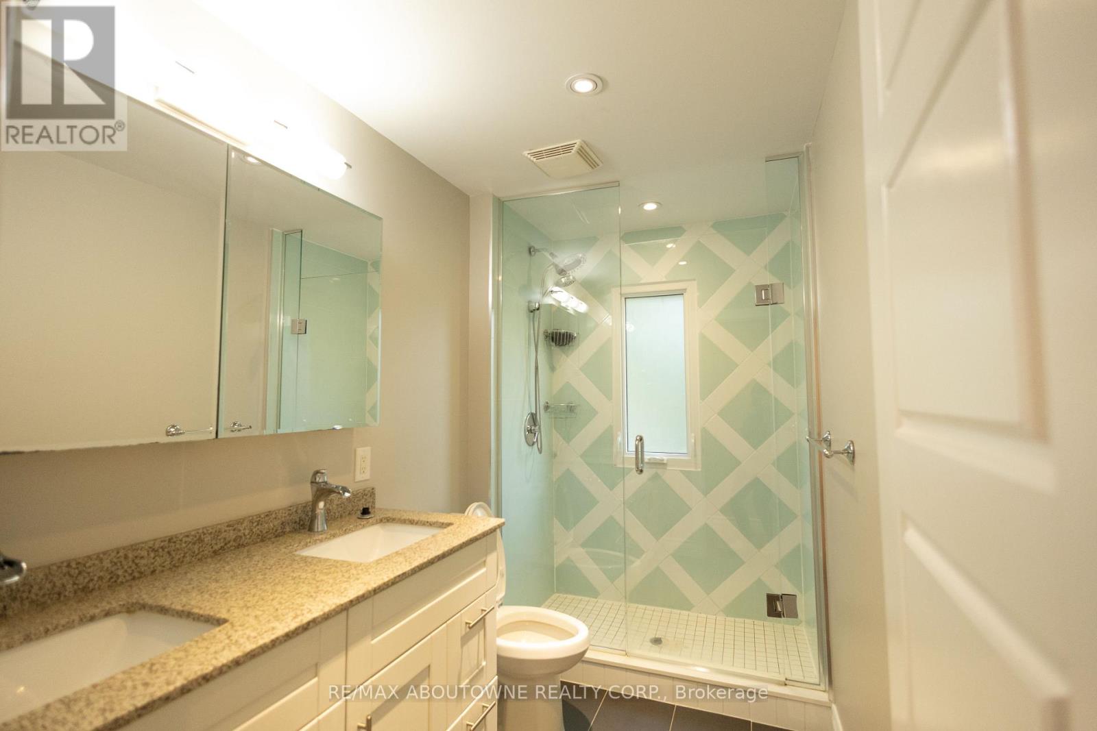 2424 Yolanda Drive, Oakville, Ontario  L6L 2H8 - Photo 10 - W12471538