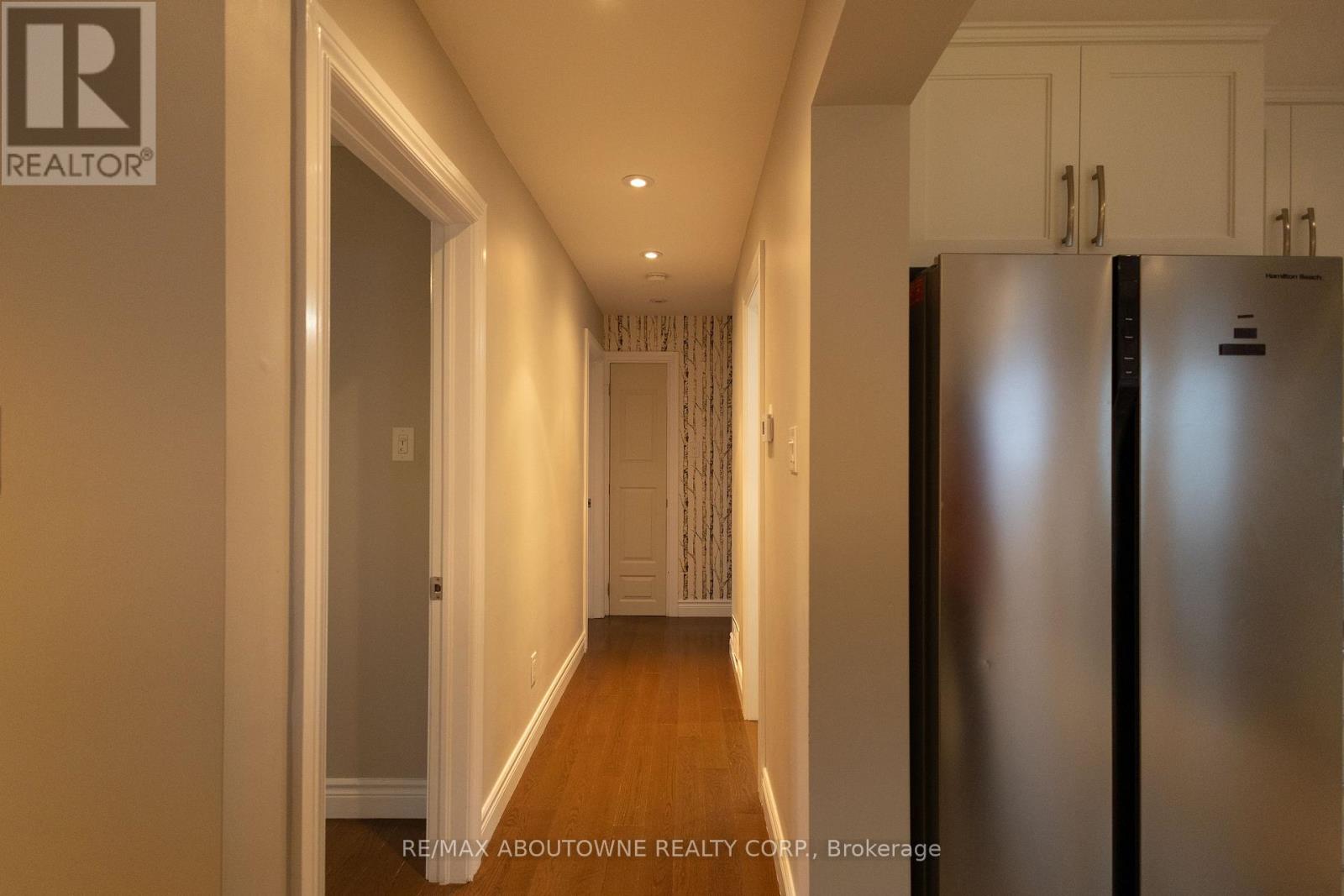 2424 Yolanda Drive, Oakville, Ontario  L6L 2H8 - Photo 11 - W12471538