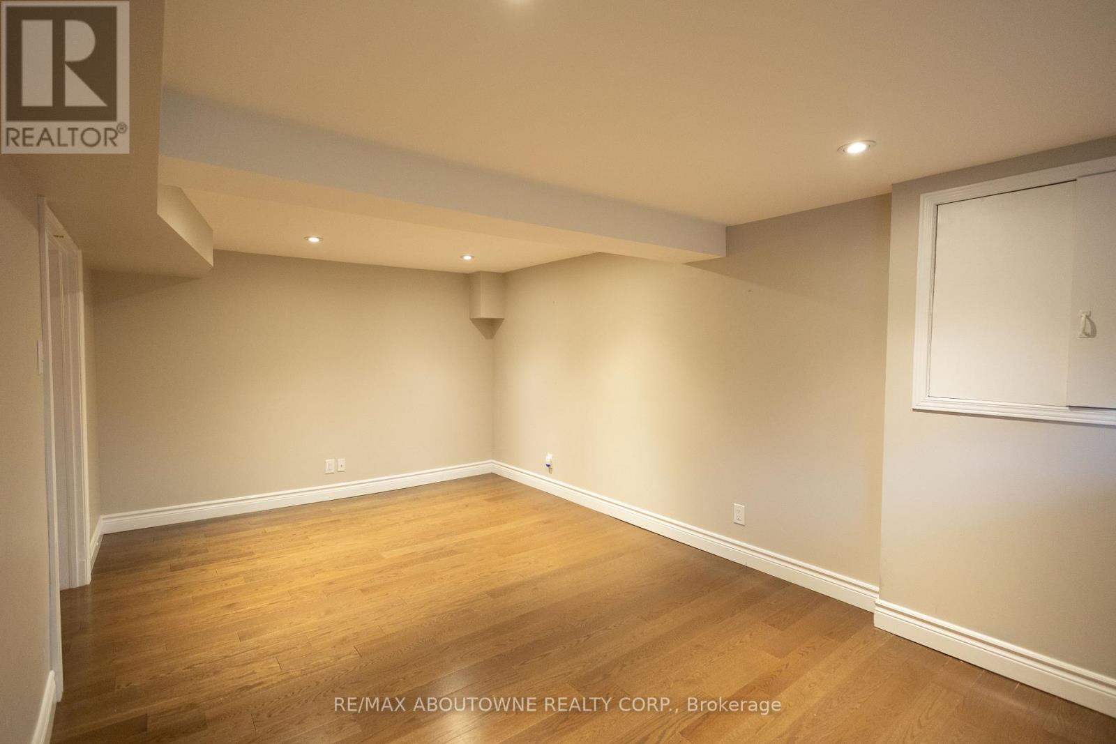 2424 Yolanda Drive, Oakville, Ontario  L6L 2H8 - Photo 17 - W12471538