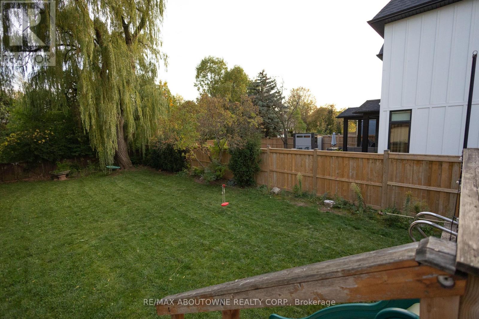 2424 Yolanda Drive, Oakville, Ontario  L6L 2H8 - Photo 27 - W12471538
