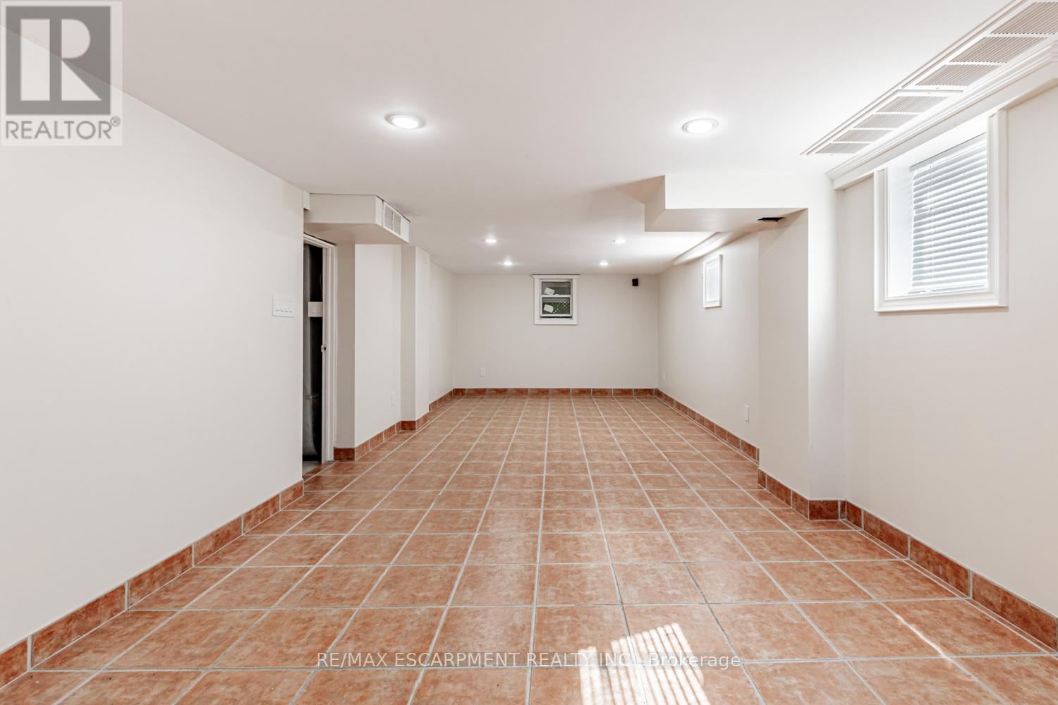 19 Stock Avenue, Toronto, Ontario  M8Z 5C3 - Photo 30 - W12471574