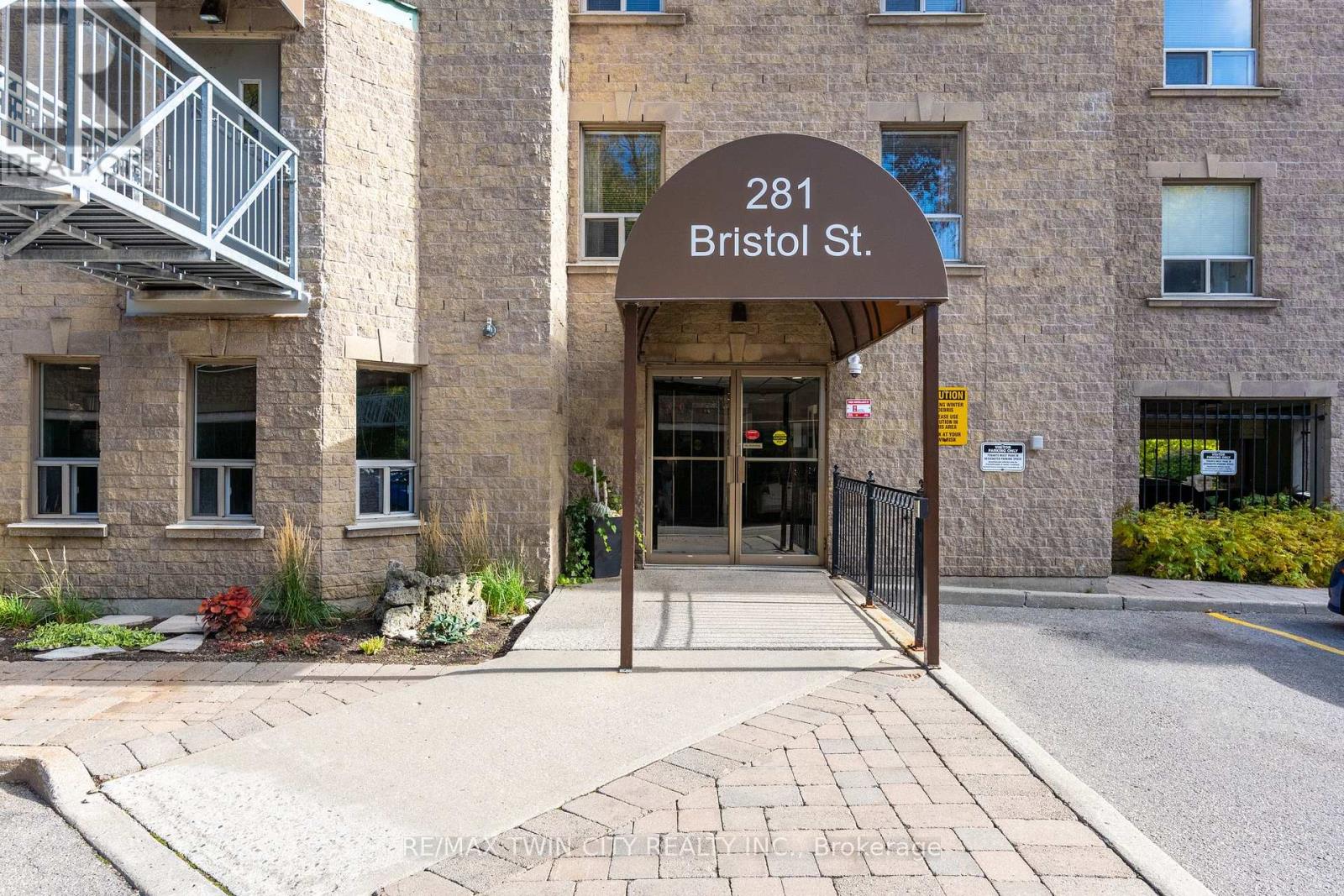 404 - 281 Bristol Street, Guelph, Ontario  N1H 8J3 - Photo 4 - X12471533