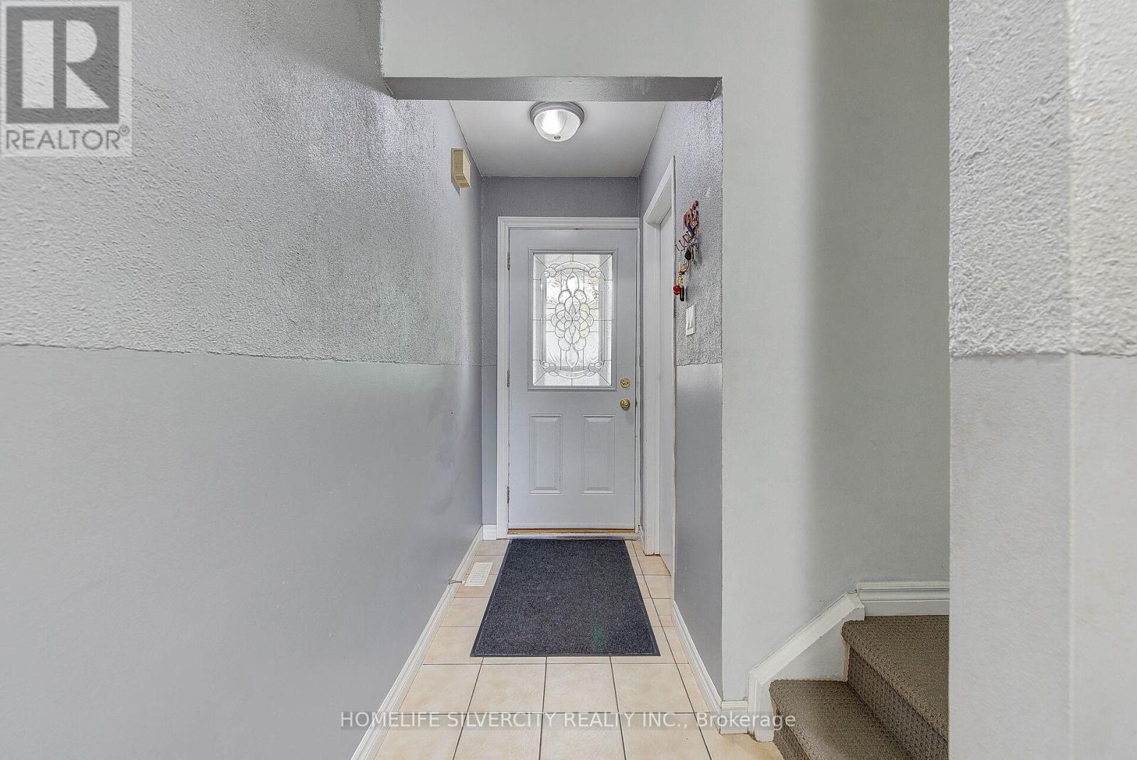 183 Deveron Crescent, London South, Ontario  N5Z 4J7 - Photo 2 - X12471537