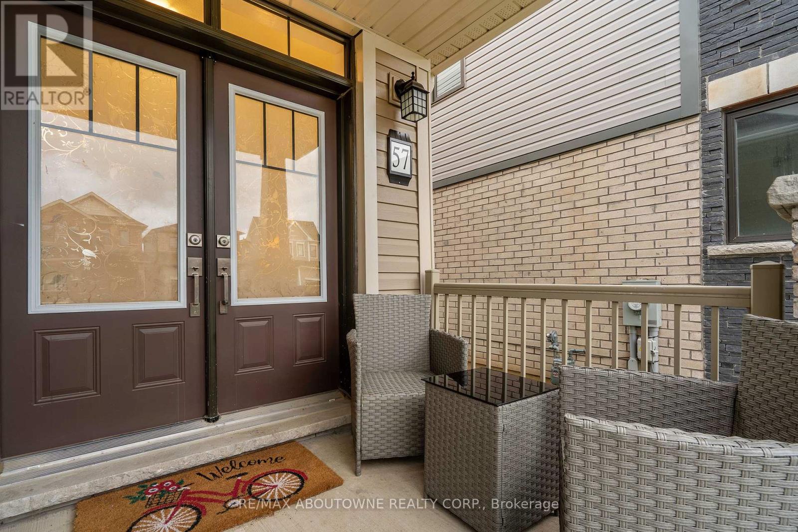 57 Monteith Drive, Brantford, Ontario  N3T 0W6 - Photo 2 - X12471557