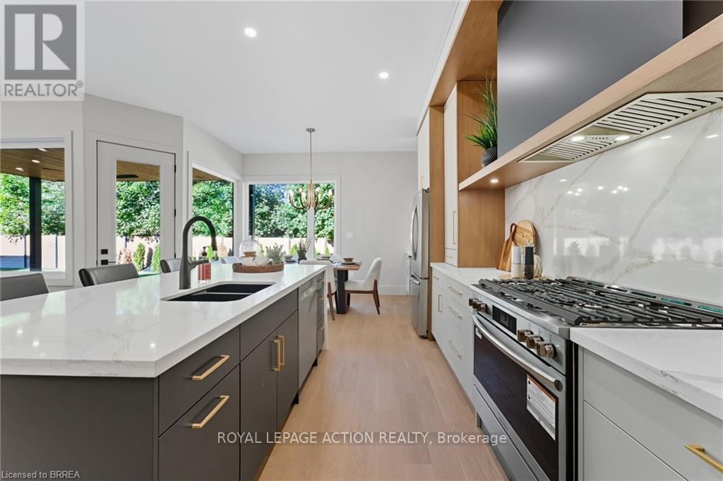 141 Parkside Drive, Brantford, Ontario  N3T 0S9 - Photo 11 - X12471559