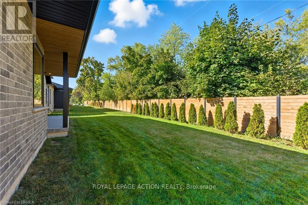 141 Parkside Drive, Brantford, Ontario  N3T 0S9 - Photo 15 - X12471559