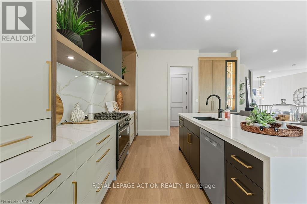 141 Parkside Drive, Brantford, Ontario  N3T 0S9 - Photo 17 - X12471559