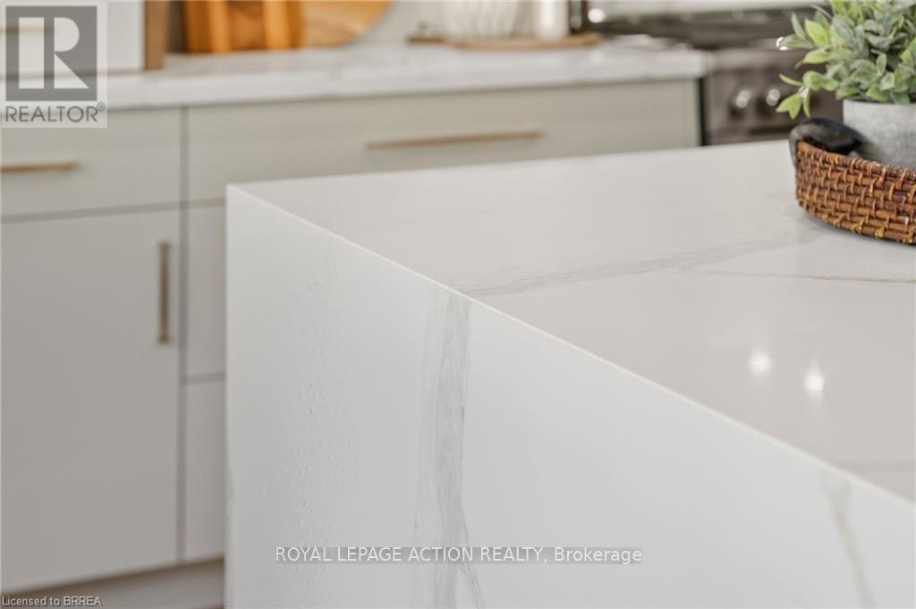 141 Parkside Drive, Brantford, Ontario  N3T 0S9 - Photo 22 - X12471559