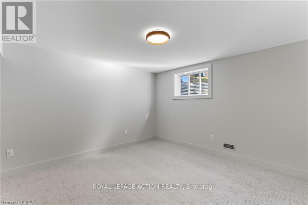 141 Parkside Drive, Brantford, Ontario  N3T 0S9 - Photo 37 - X12471559