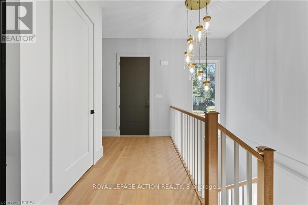 Property at 141 PARKSIDE DRIVE image 5