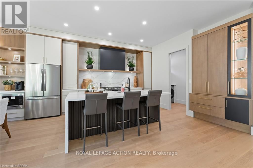 141 Parkside Drive, Brantford, Ontario  N3T 0S9 - Photo 9 - X12471559