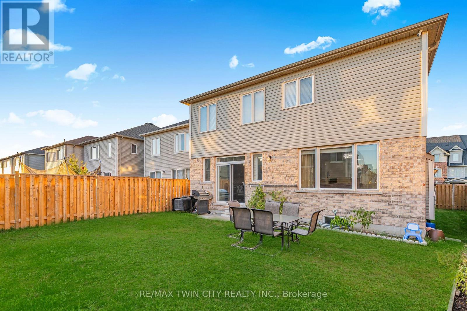 411 Linden Drive, Cambridge, Ontario  N3H 0C2 - Photo 35 - X12471568