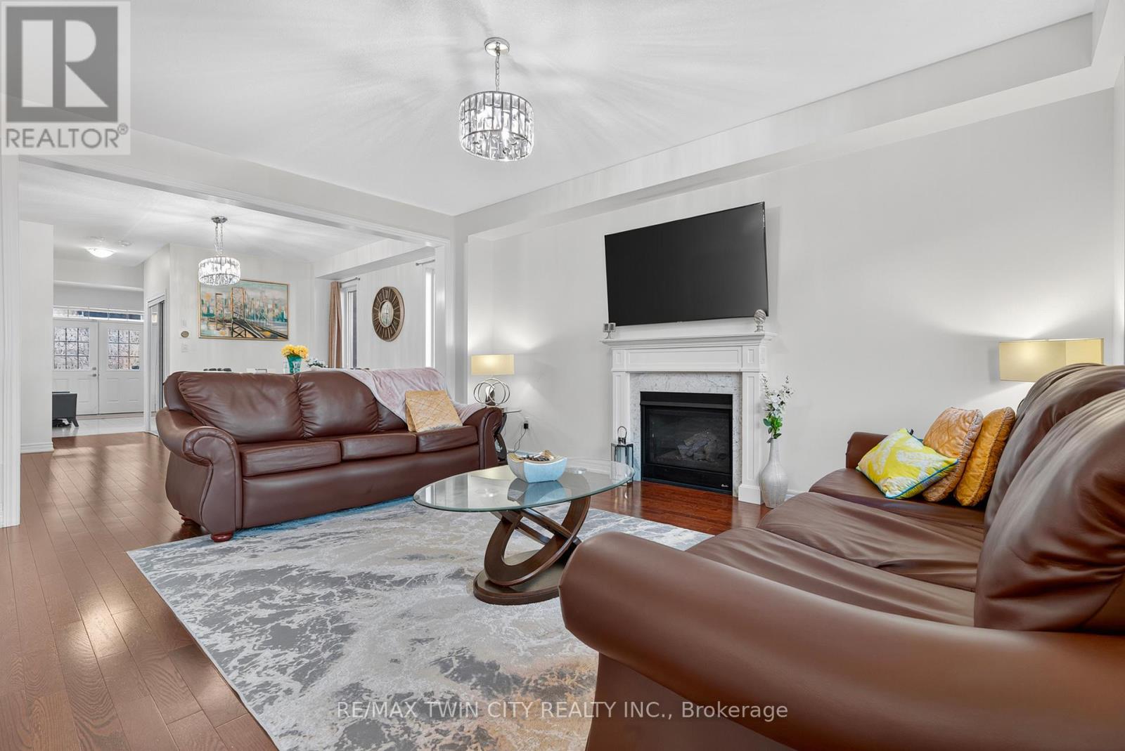 411 Linden Drive, Cambridge, Ontario  N3H 0C2 - Photo 5 - X12471568
