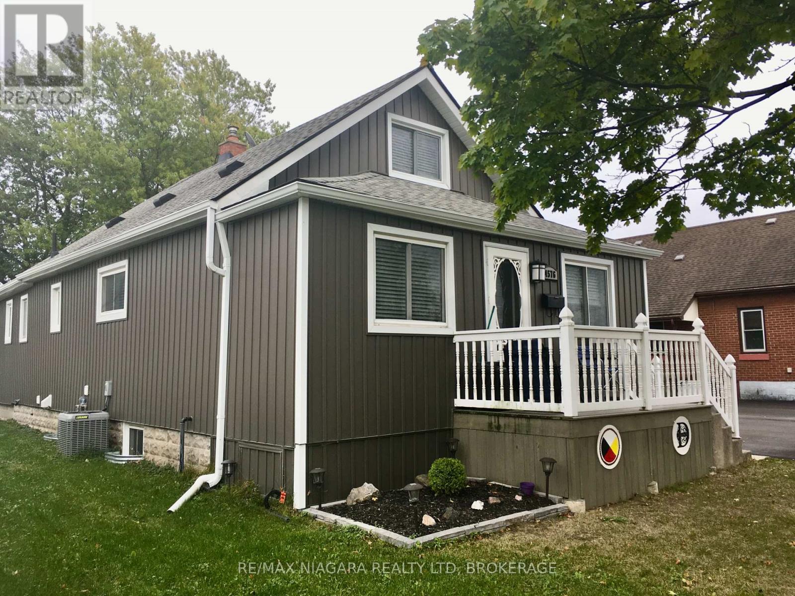 4576 Kalar Road, Niagara Falls, Ontario  L2H 1S9 - Photo 1 - X12470724