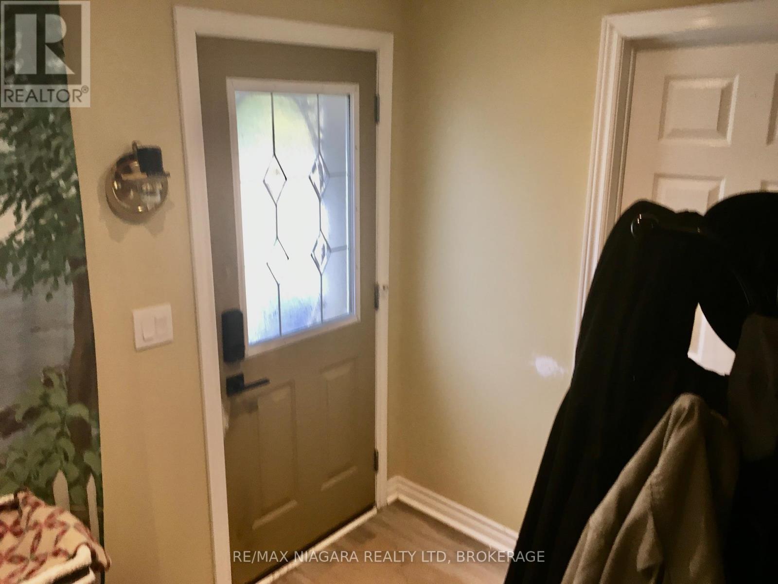 4576 Kalar Road, Niagara Falls, Ontario  L2H 1S9 - Photo 9 - X12470724