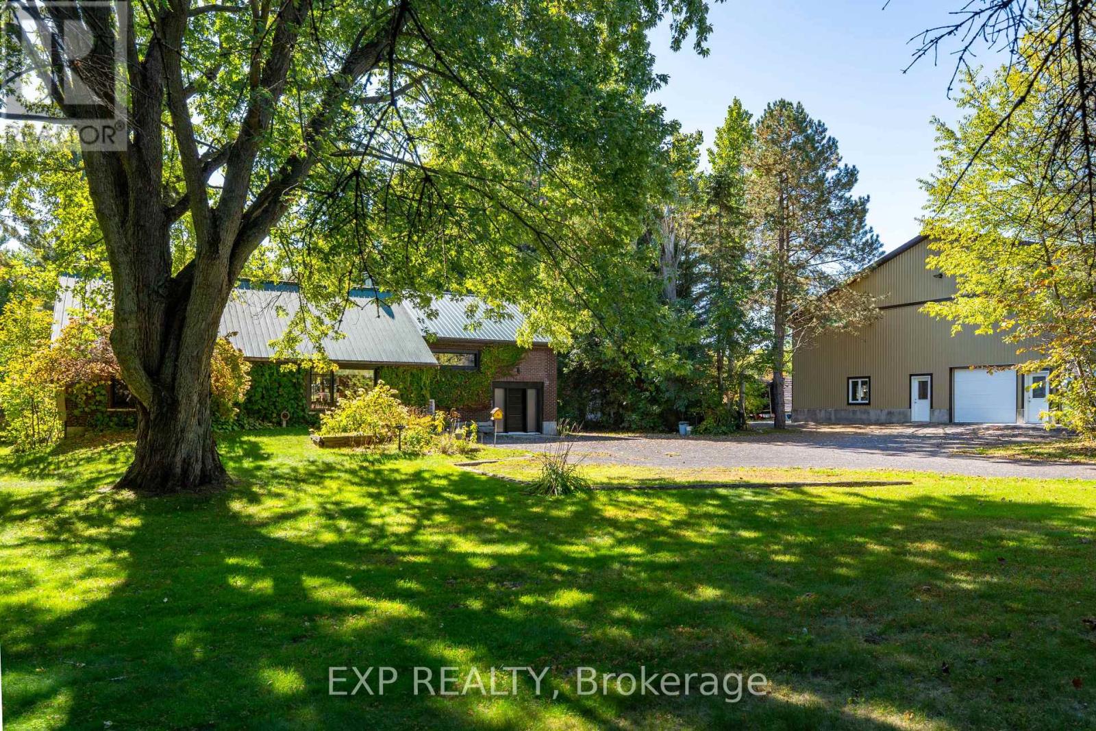 5536 County Road 10 Road, The Nation, Ontario  K0B 1G0 - Photo 3 - X12387973