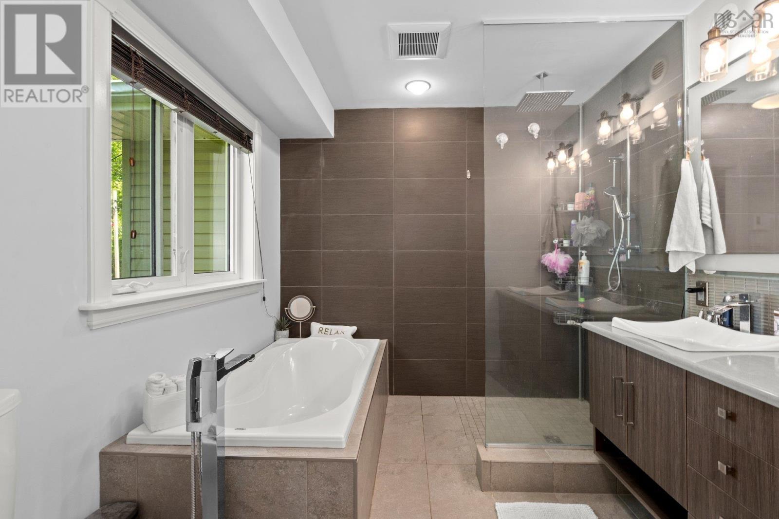 28 Roupen Court, Hammonds Plains, Nova Scotia  B4B 1L2 - Photo 18 - 202515064