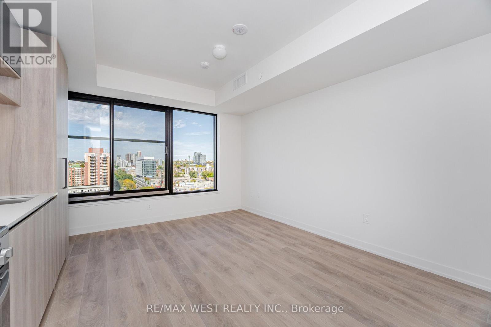 1113 - 181 Sterling Road, Toronto, Ontario  M6R 2B2 - Photo 13 - C12471624
