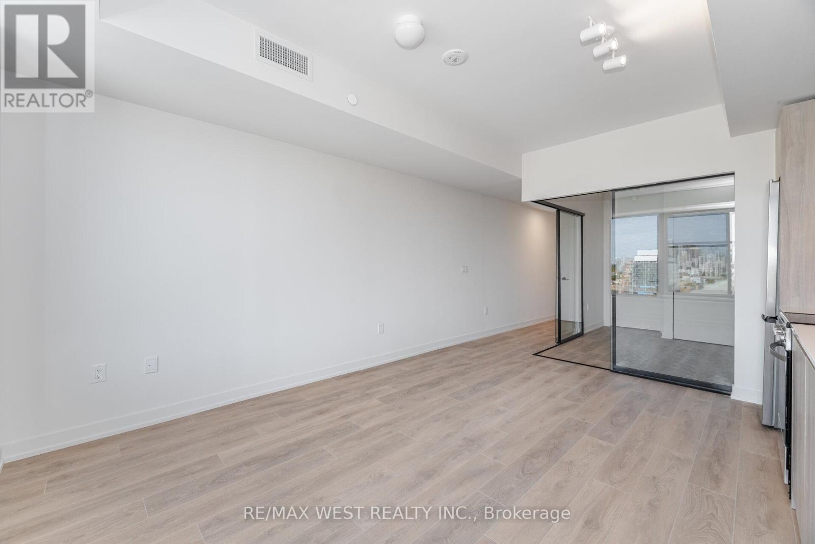 1113 - 181 Sterling Road, Toronto, Ontario  M6R 2B2 - Photo 17 - C12471624