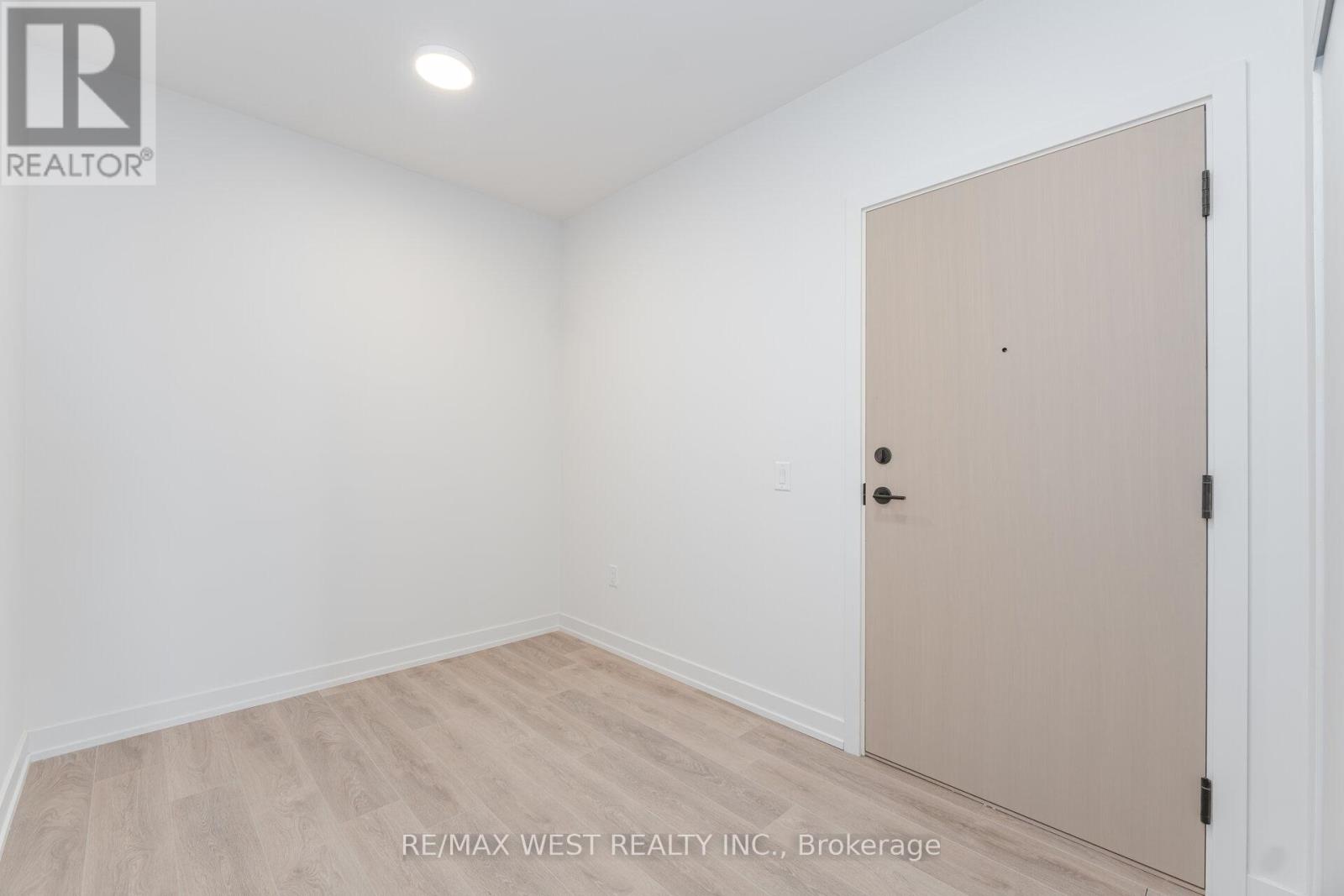 1113 - 181 Sterling Road, Toronto, Ontario  M6R 2B2 - Photo 8 - C12471624