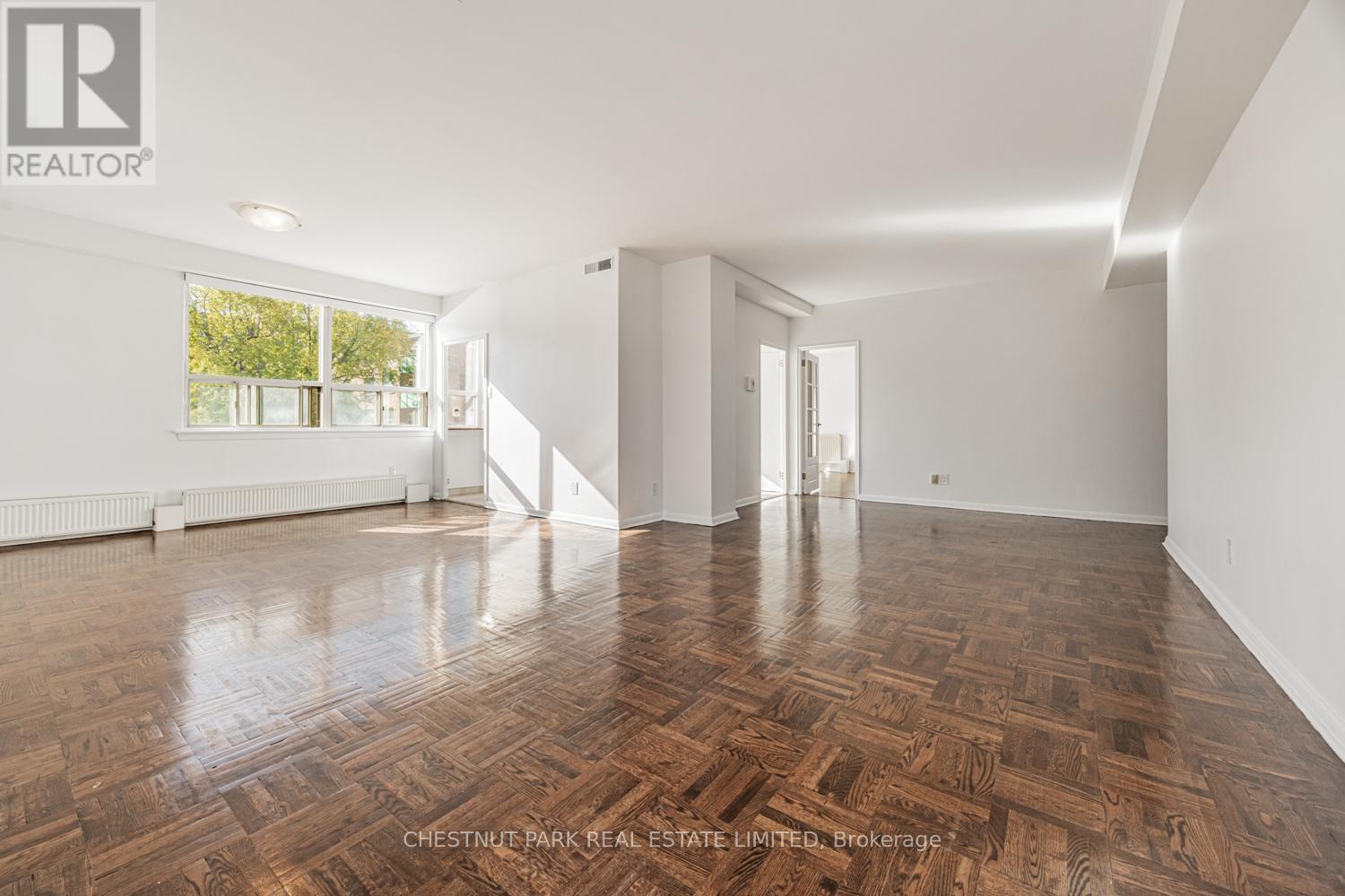 105 - 2500 Bathurst Street, Toronto, Ontario  M6B 2Y8 - Photo 3 - C12471647